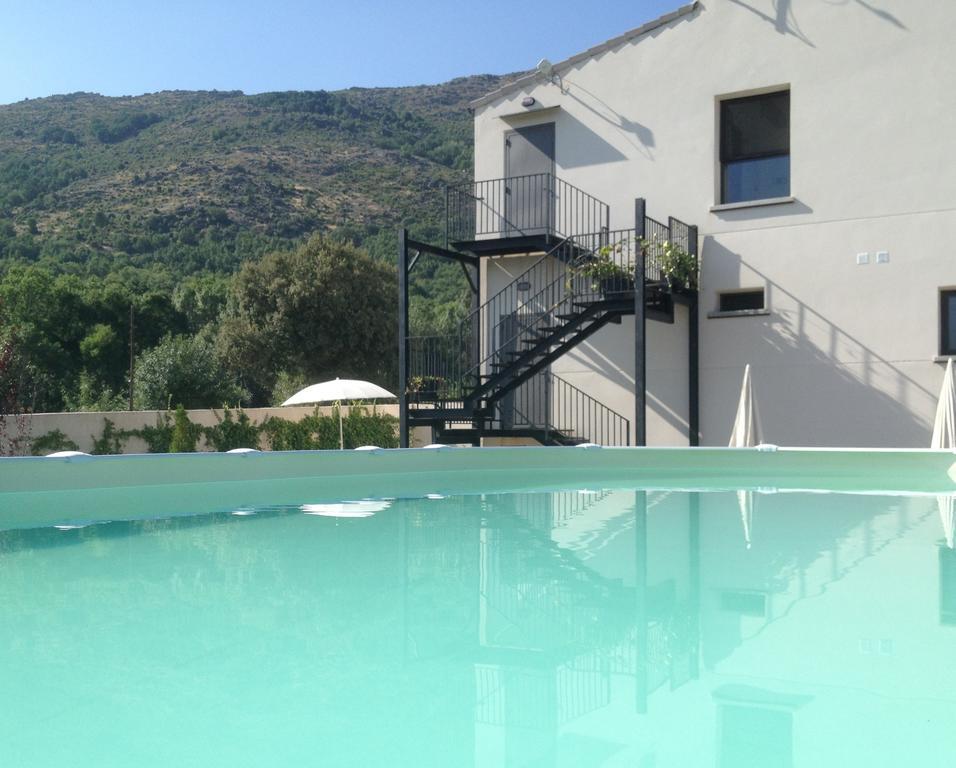 El Hotelito Navaluenga Exteriör bild