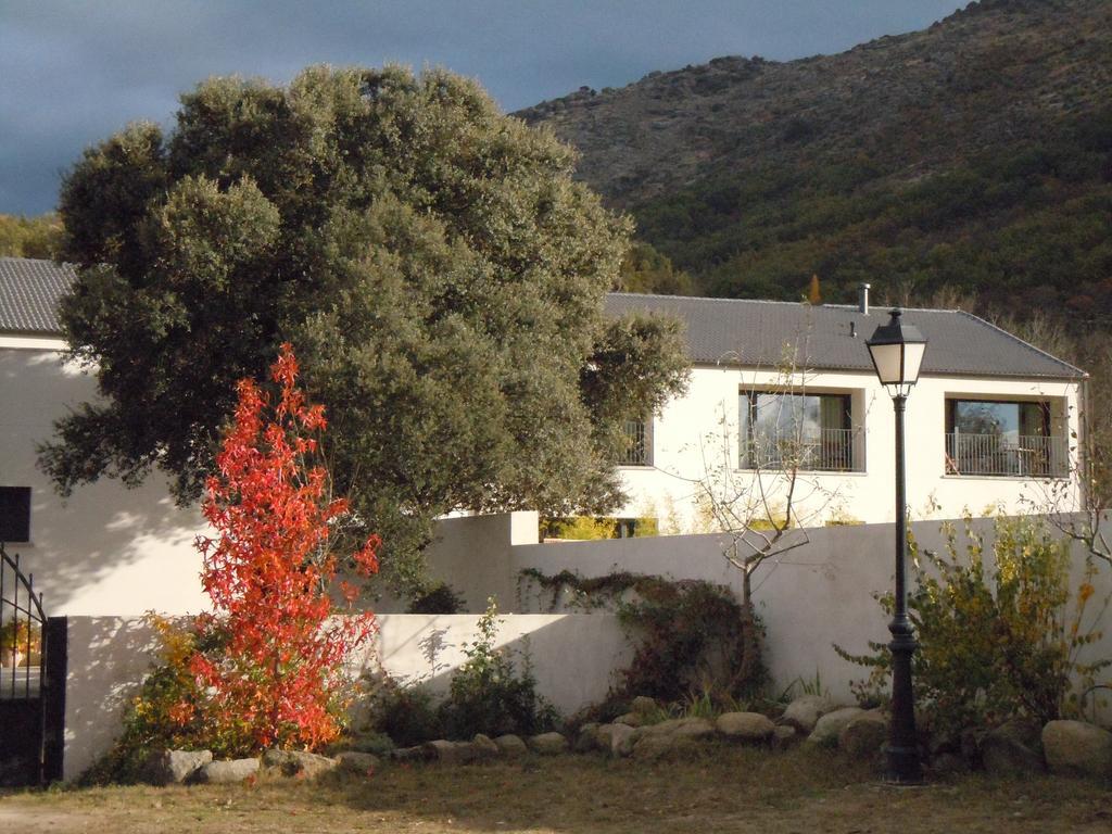 El Hotelito Navaluenga Exteriör bild