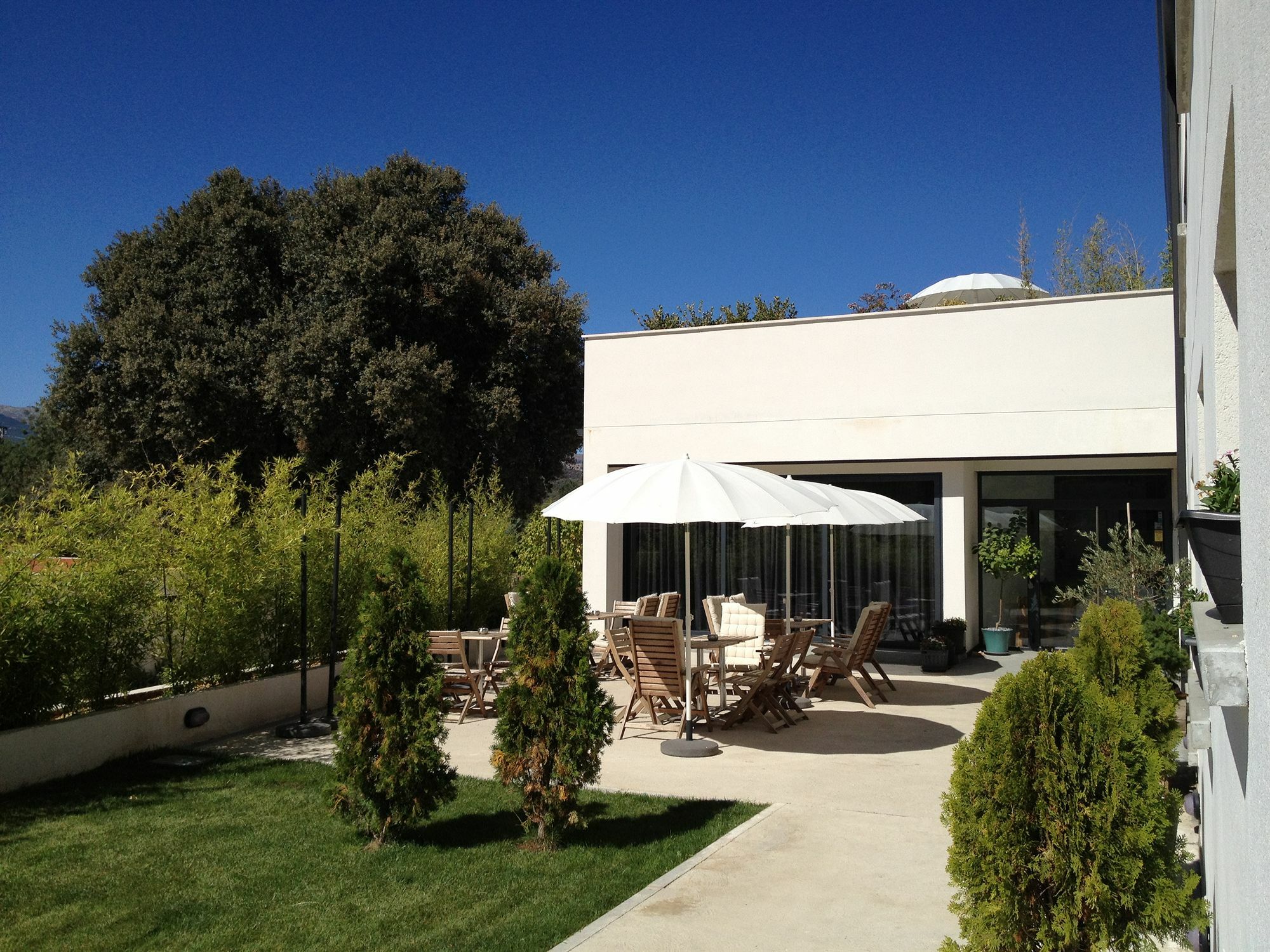 El Hotelito Navaluenga Exteriör bild